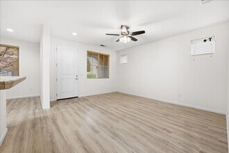 3621 el Dala Ln in Sacramento, CA - Building Photo - Building Photo