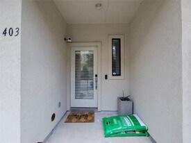 403 Jackson Hill St in Houston, TX - Building Photo