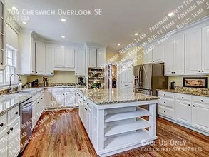 704 Cheswich Overlook SE in Marietta, GA - Building Photo - Building Photo