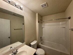 1415 Swan Ridge Dr in Sherman, TX - Foto de edificio - Building Photo