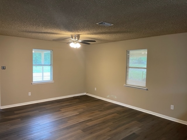 189 Santa Fe St in Emory, TX - Foto de edificio - Building Photo