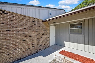 10981 W Tidewater Cir in Crystal River, FL - Building Photo - Building Photo