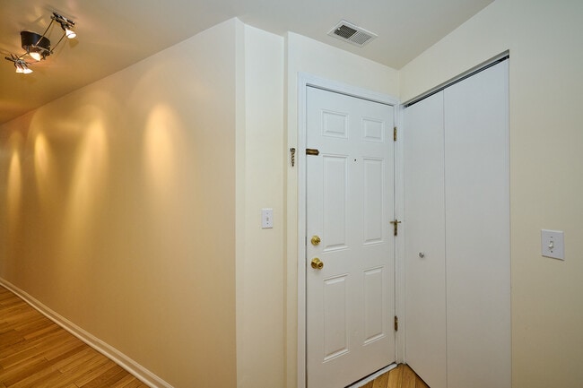 4904 N Springfield Ave in Chicago, IL - Building Photo - Building Photo
