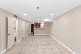 1520 NE 151st St in Miami, FL - Building Photo - Building Photo