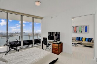 1100 Biscayne Blvd, Unit 3002 in Miami, FL - Building Photo - Building Photo