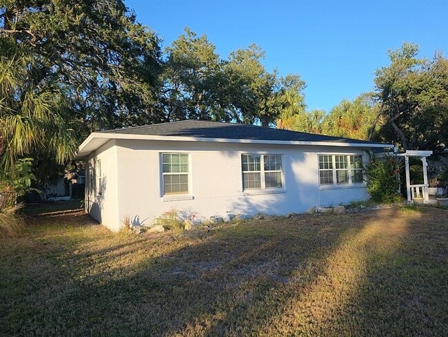 property at 4713 W El Prado Blvd
