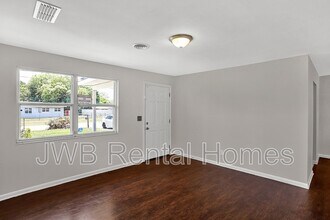 4204 Lane Ave S in Jacksonville, FL - Building Photo - Building Photo