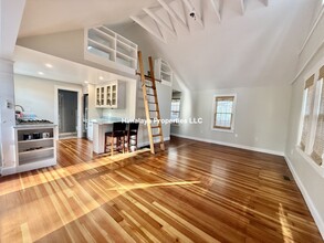 245 Cottage Rd, Unit #SingleHome in Boston, MA - Building Photo - Building Photo