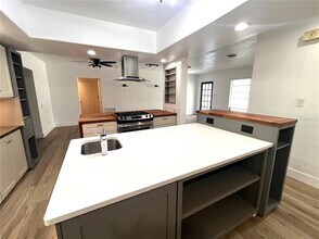 2000 Craft Ln in Sarasota, FL - Building Photo - Building Photo