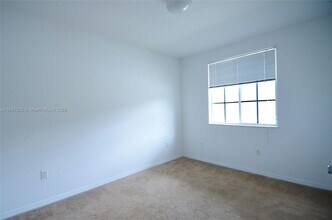 1958 SW 60th Terrace in North Lauderdale, FL - Building Photo - Building Photo