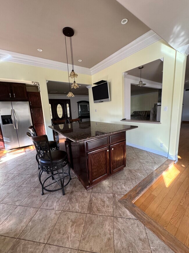 2524 Fairmount Ave in La Crescenta, CA - Building Photo - Building Photo