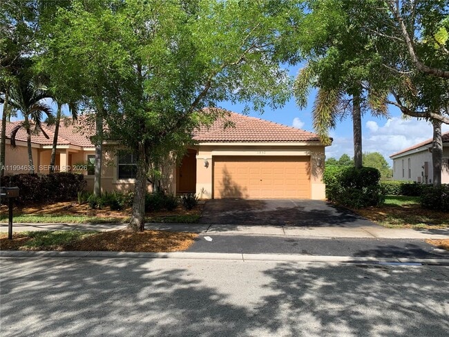 1852 Andromeda Ln in Weston, FL - Building Photo - Building Photo