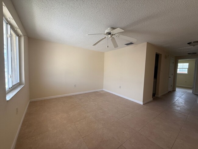 4944 Hazner St in New Port Richey, FL - Building Photo - Building Photo