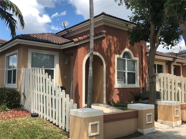 10996 SW 237th Ln in Homestead, FL - Building Photo - Building Photo