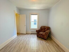 29 Rossmore St in Somerville, MA - Foto de edificio - Building Photo