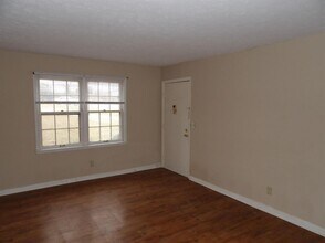 102 Woodhill Ln-Unit -2 in Frankfort, KY - Building Photo - Building Photo