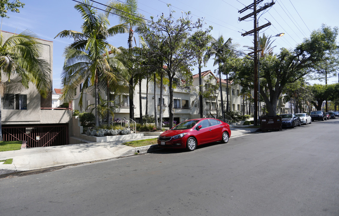 Villa Vienna Apartments in Glendale, CA - Building Photo