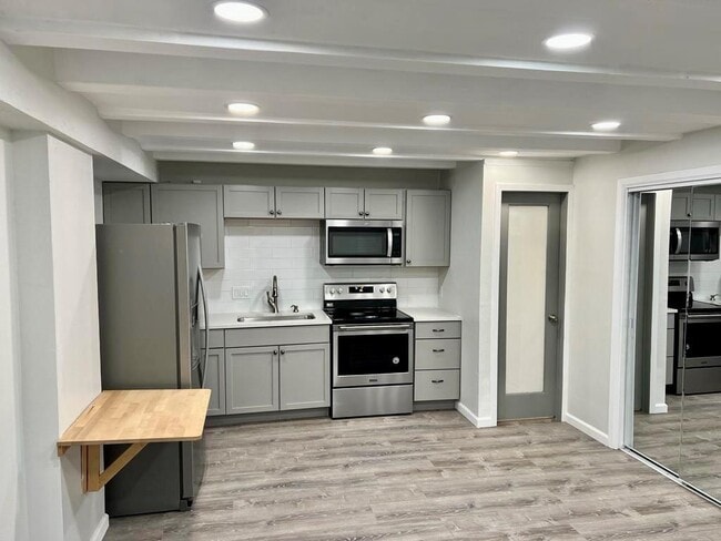 property at 5804 Circulo Dr