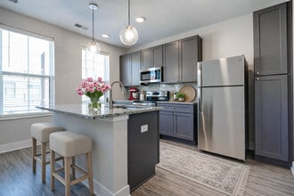 Ogden Apartments in Columbus, OH - Foto de edificio - Building Photo