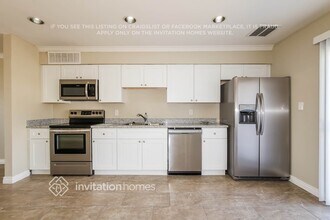 3412 W Bluefield Ave in Phoenix, AZ - Foto de edificio - Building Photo