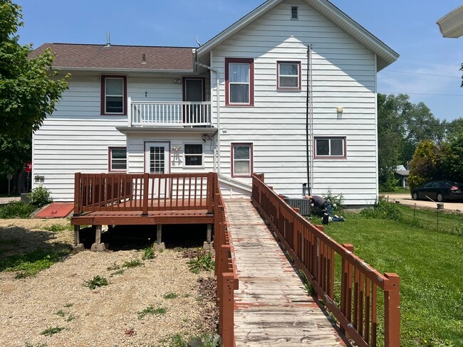 301 E Main St, Unit 301 Lower