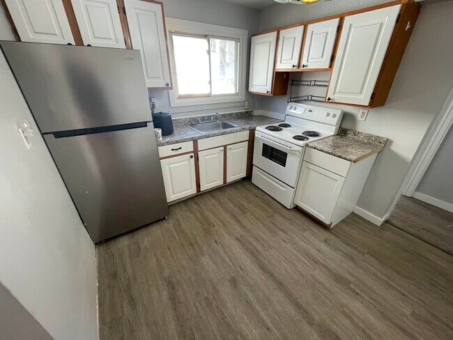 52 Chestnut Ave-Unit -Unit 5 in Rutland, VT - Building Photo - Building Photo