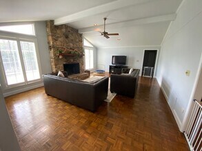 807 Knollwood Dr in Greenville, SC - Building Photo - Building Photo