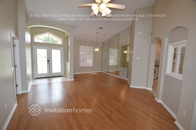 4639 River Overlook Dr in Valrico, FL - Foto de edificio - Building Photo