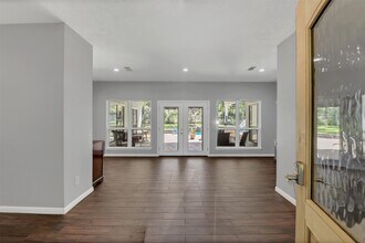 44 Lake Forest Cir in Conroe, TX - Building Photo - Building Photo