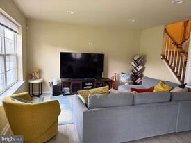 283 Fountayne Ln in Trenton, NJ - Building Photo