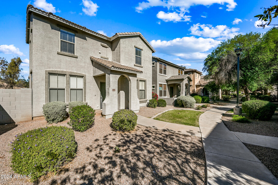 1909 E Oxford Ln in Gilbert, AZ - Building Photo