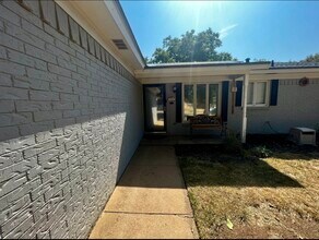 7009 Wayne Ave in Lubbock, TX - Building Photo - Building Photo