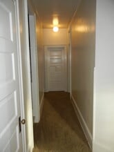 2568 N Cramer St in Milwaukee, WI - Foto de edificio - Building Photo