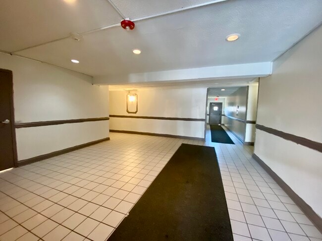 4500 Beau Monde Dr in Lisle, IL - Building Photo - Building Photo