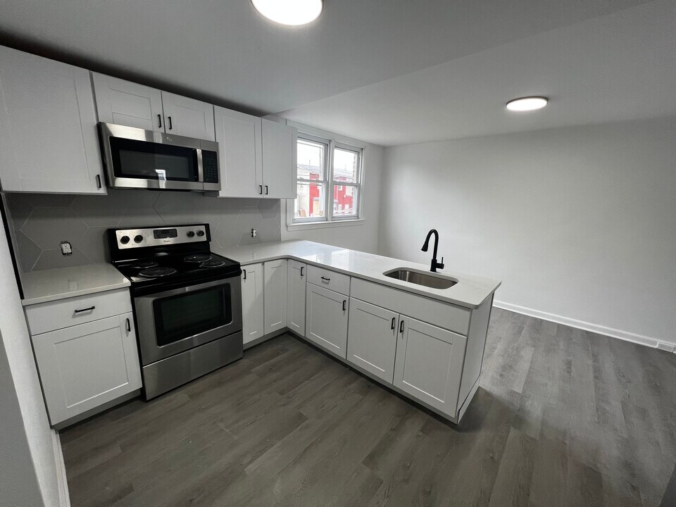 817 Hughes St in Chester, PA - Foto de edificio