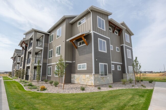 Sage Point Village in Ammon, ID - Foto de edificio - Building Photo
