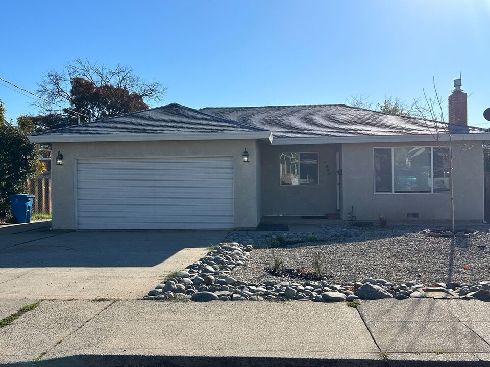 2843 Stormes Ave in Oroville, CA - Building Photo