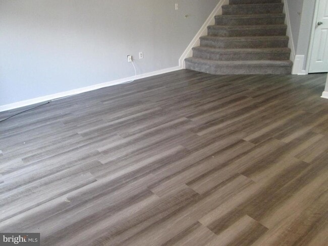 property at 2004 Travis Point Ct