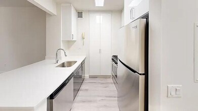 126 Pearl St in New York, NY - Building Photo - Building Photo