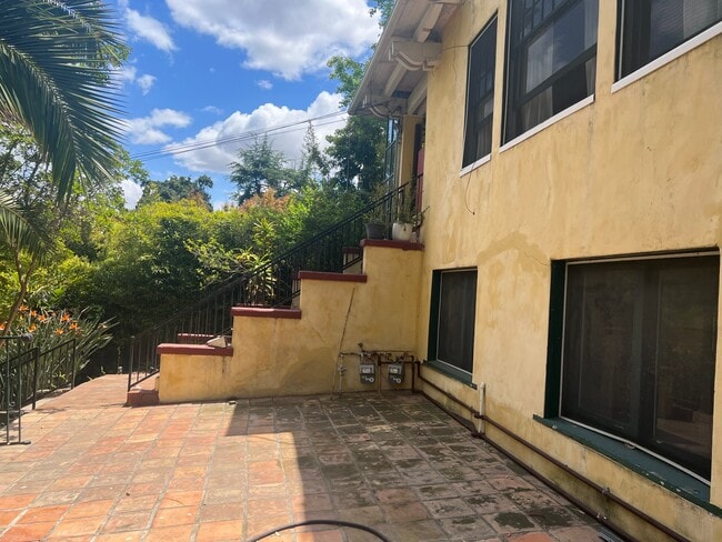 340 Mt Washington Dr, Unit Lower