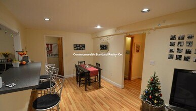 94 Pleasant St in Brookline, MA - Building Photo - Building Photo