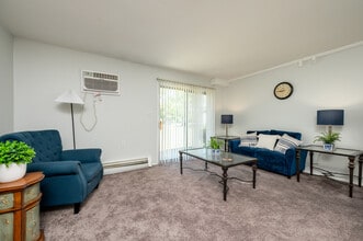 Serenity Manor 55+ Independent Active Living in Indianapolis, IN - Foto de edificio - Interior Photo