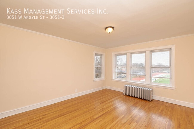 3051 W Argyle St in Chicago, IL - Building Photo - Building Photo