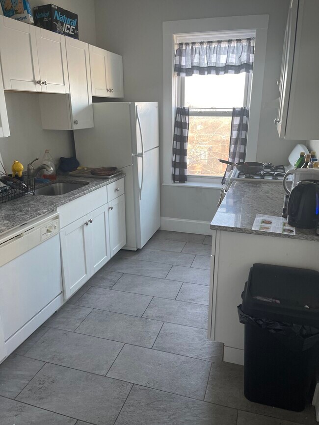 4 Farrington Ave, Unit 4