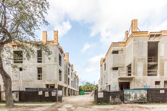 One Bay Residences in Miami, FL - Building Photo - Building Photo
