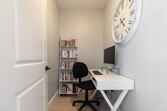 331 Chelsea St, Unit 4 in Boston, MA - Foto de edificio - Building Photo
