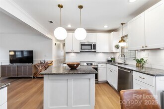 405 Hillcrest Dr in Huntersville, NC - Building Photo - Building Photo