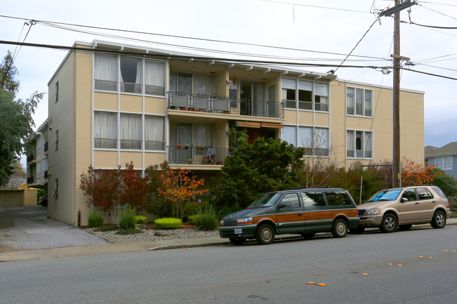 250 N San Mateo Dr in San Mateo, CA - Building Photo - Building Photo