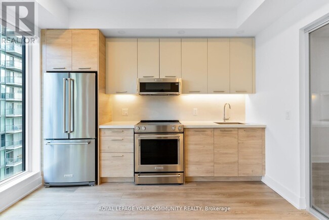 200-3200 Redpath Ave in Toronto, ON - Building Photo - Building Photo