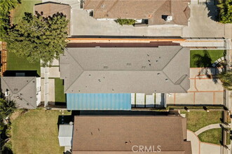 15233 Camarillo St in Los Angeles, CA - Building Photo - Building Photo